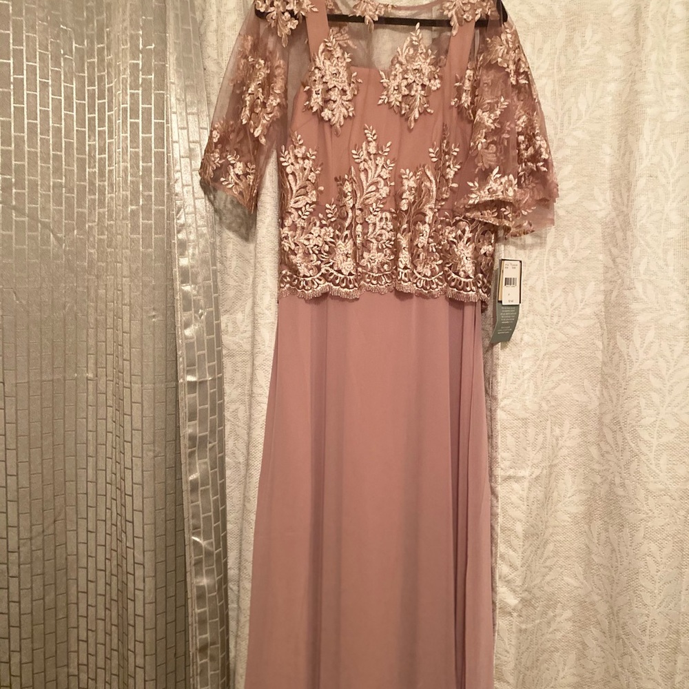 Never been worn Maya Brooke evening gown. Still has tags